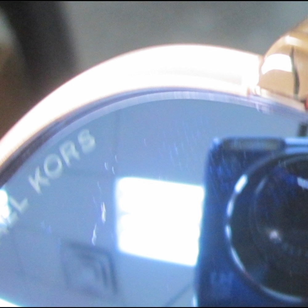 Michael Kors Sunglasses 🕶 - Picture 5 of 7